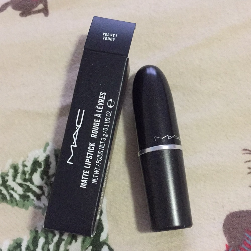 Mac velvet teddy lipstick
